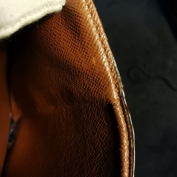 Sold of PM. 💯% Authentic LV Alexander Mediem Wallet - Picture 14 of 15